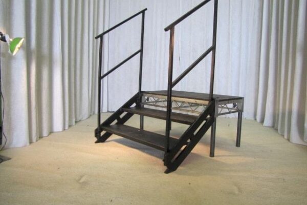Metal Step Unit with Standard Safety Rails